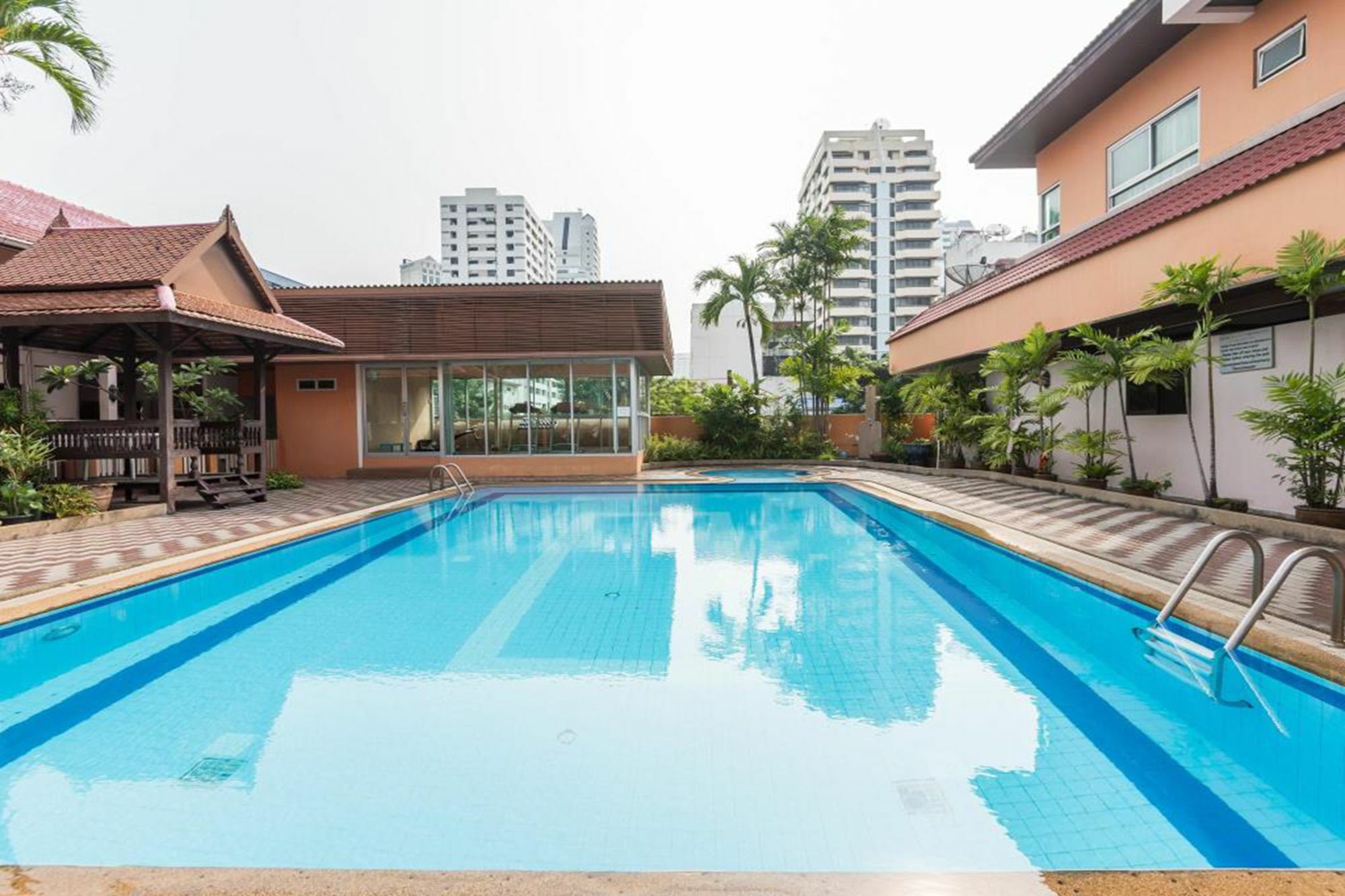 Teja Hotel Bangkok Buitenkant foto